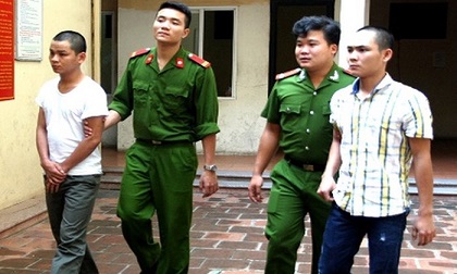 Những phi vụ trộm phá chấn song sắt vào nhà khua khoắng và chia chác trong đêm bị lật mặt
