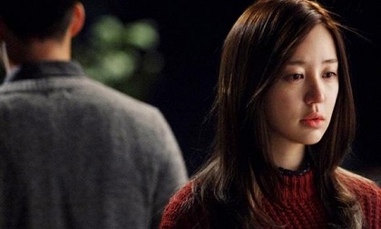 Ly hôn người chồng xăm trổ, mặt đầy vết chém, câu nói tại tòa của anh khiến tôi sững sờ
