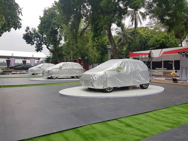 hai mau xe trinh lang tai paris motor show cua ty phu pham nhat vuong co gia 1 ty dong? hinh anh 3