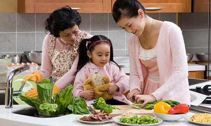 Những mầm bệnh sinh sôi ngay trong bếp nếu chị em quên không làm việc này