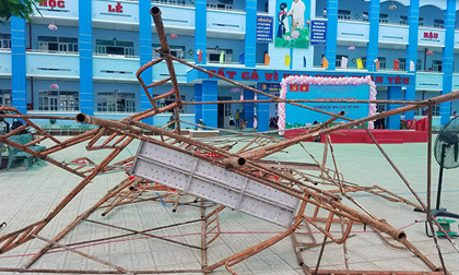 Sập giàn giáo trong lễ 20/11: Nhiều học sinh chấn thương vùng đầu