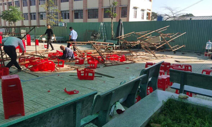 TP.HCM: Sập giàn giáo ở trường, 15 học sinh nhập viện