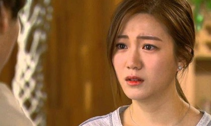 Vừa đi làm, chăm con đến tối mặt, vợ vẫn bị chồng khinh “lương chả bằng 1 góc người ta”