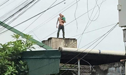 Nam thanh niên thả con trai 1 tuổi từ tầng 2 xuống đất, luôn miệng đòi 'làm người lương thiện'