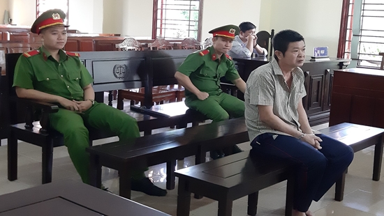 Chém vợ rồi đẩy xuống sông vì ghen tuông