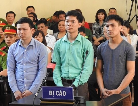 Các bị cáo trong phiên tòa sơ thẩm trước đó.