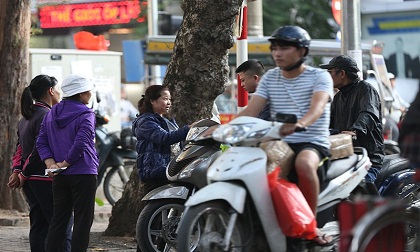 Phe vé thôi 'chặt chém', mặt sân Hàng Đẫy đẹp hơn Mỹ Đình