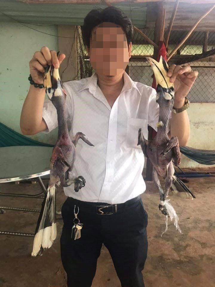 Doanh nhân bị tố ăn thịt chim Phượng Hoàng Đất: Chỉ là chụp hình đăng lên mạng để sống ảo?