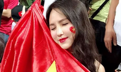 Hot girl quyến rũ nhất AFF Cup: Fan Việt đọ sắc mỹ nhân Thái Lan
