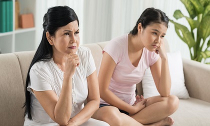 Chỉ thích cháu trai, mẹ chồng ép con dâu làm việc tàn nhẫn