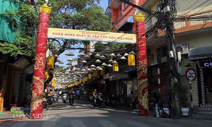 Giữa Hà Nội bỗng có 'con đường nón lá' hút hàng nghìn du khách