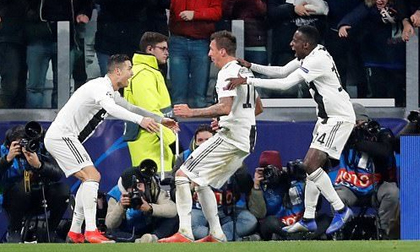 Ronaldo và Mandzukic phối hợp ghi bàn đẹp mắt, Juventus đả bại Valencia