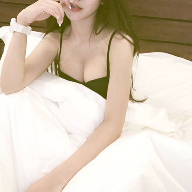 nhan sac xinh dep cua 4 nu cdv noi nhu con khi di xem aff cup hinh anh 5