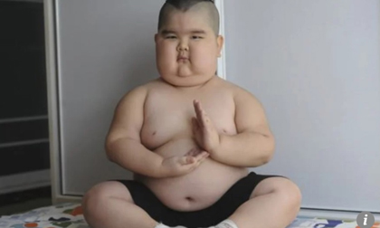 Cậu bé được ví như 'Đức Phật' ở TQ, livestream cả triệu người xem