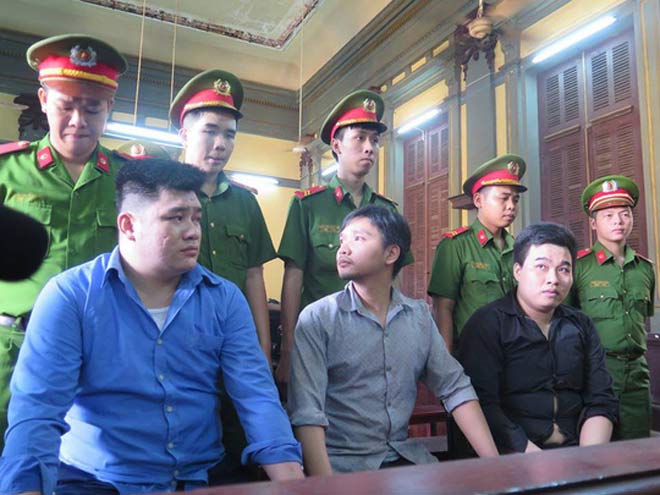 Đang xét xử vụ đâm chết 2