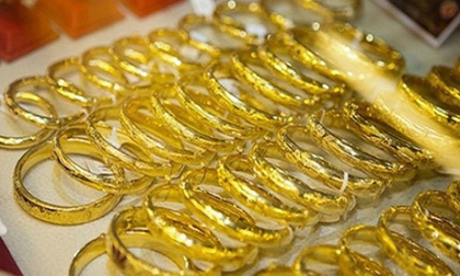 Giá vàng hôm nay 30/11: Một câu lỡ lời, USD tụt áp, vàng tăng vọt