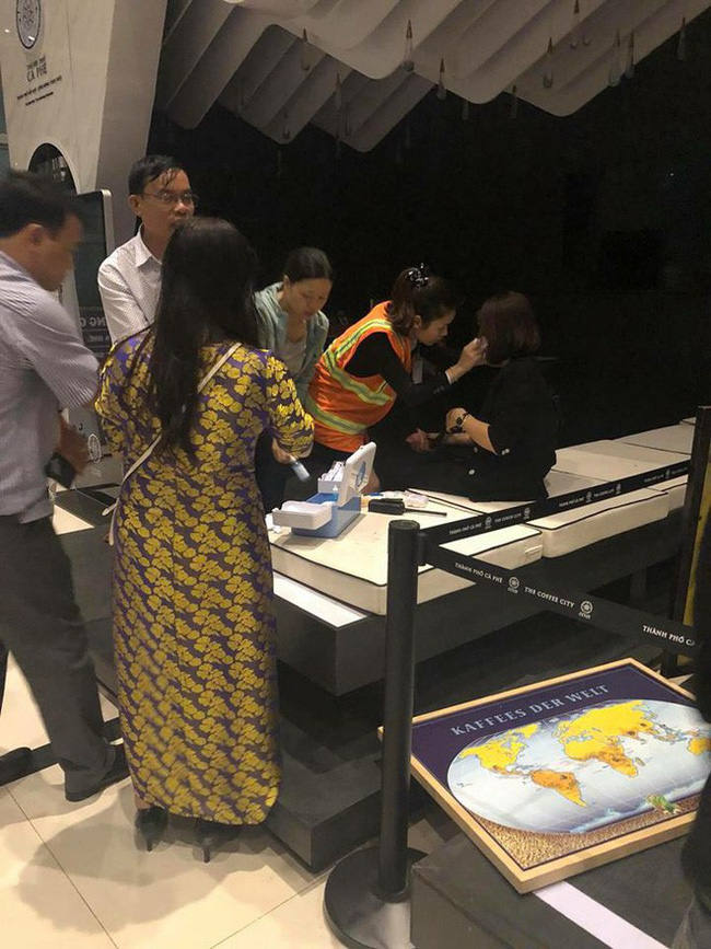 Vụ máy bay Vietjet gặp sự cố: 2 bánh trước bị mất trong quá trình hạ cánh - Ảnh 1.