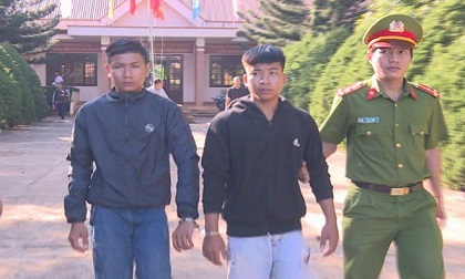 Nhậu xong, 4 thiếu niên ra đường tìm người để đánh, một cô gái tử vong