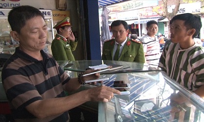 Bắt đối tượng gây ra nhiều vụ cướp giật tài sản
