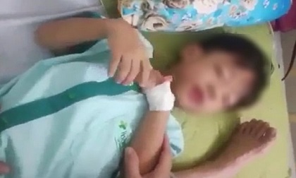 Đi chợ với người thân, bé trai 5 tuổi bị chó cắn tử vong thương tâm