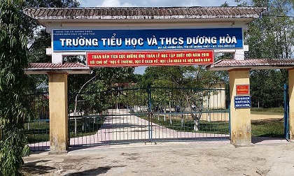 Buộc thôi việc hiệu trưởng mượn tiền giáo viên rồi 'mất tích'
