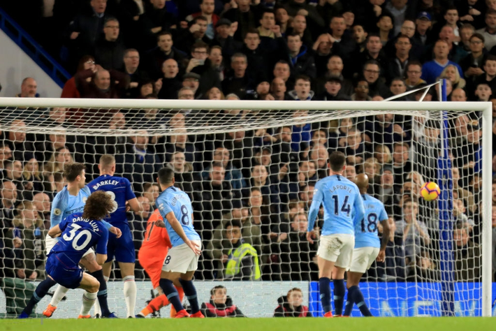 Thứ duy nhất Man City thiếu là Hazard, và Hazard hạ Man Xanh, thổi bùng cuộc đua vô địch - Ảnh 4.