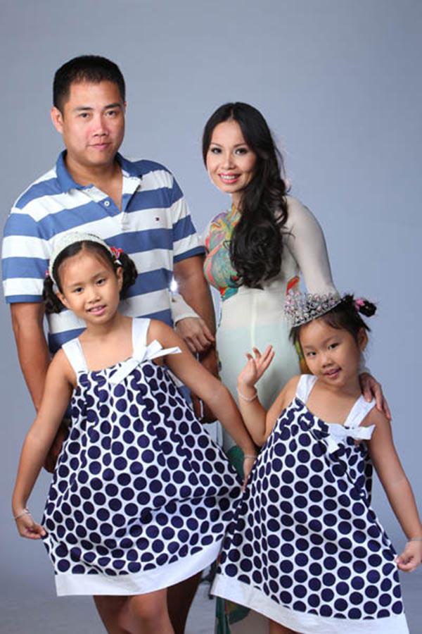 nhung gia dinh sao viet sinh 2 con gai, gio