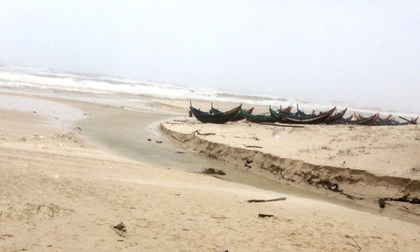Thi thể mất đầu và cụt tứ chi trôi dạt vào bờ biển Quảng Bình