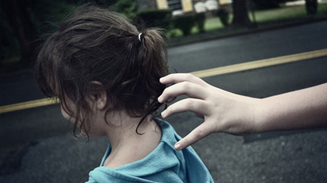 Cha mẹ làm những điều này, con biết cách thoát thân khi gặp 'mẹ mìn', nguy hiểm - 1