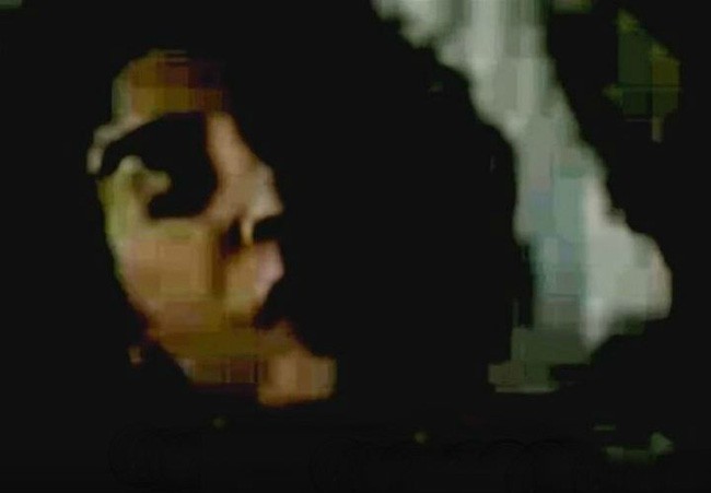 Không nỡ nhìn vợ sống đời thực vật, chồng đau đớn rút ống thở rồi chẳng ngờ với cảnh tượng trước mắt, đến đội ngũ y tế cũng sững sờ - Ảnh 3.