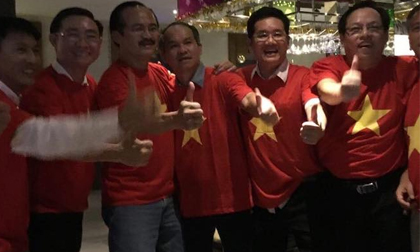 Bầu Đức ở đâu trong đêm tuyển Việt Nam đăng quang AFF Cup 2018?