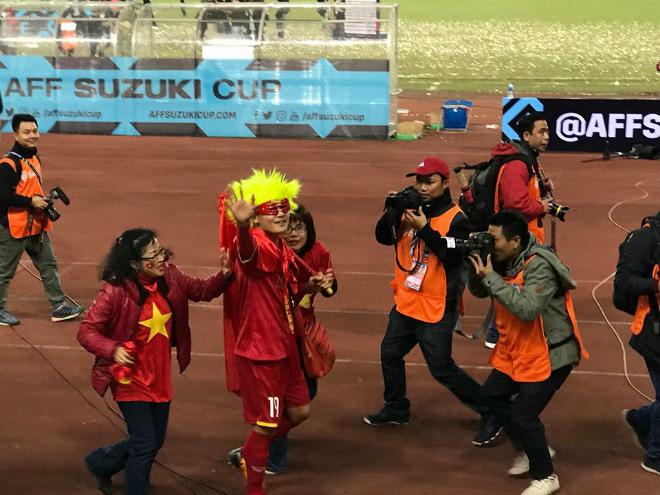 hlv park hang-seo co hanh dong bat ngo voi van quyet, dan mang ran ran tha tim - 3