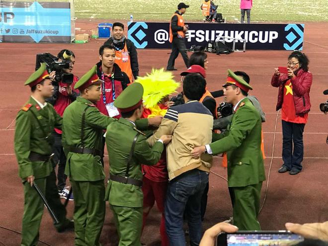 hlv park hang-seo co hanh dong bat ngo voi van quyet, dan mang ran ran tha tim - 4