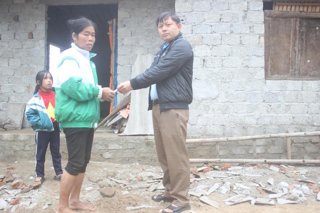 xot xa nguoi dan ba nuoi 3 con nho giua nghia dia - 2