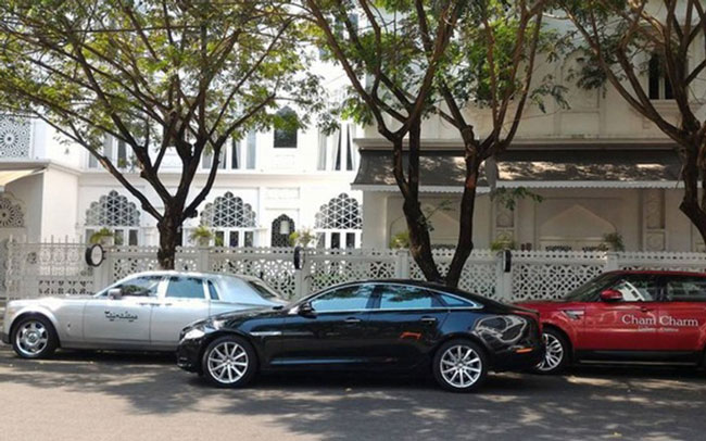 Lâu đài đổi chủ, siêu xe Phantom 