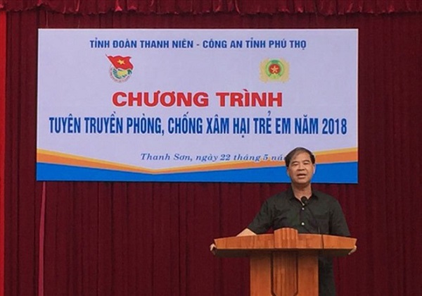 Nữ giáo viên trần tình việc 