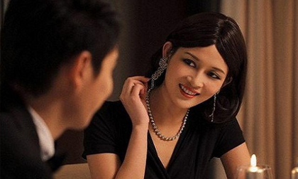 Lấy chồng bằng tuổi bố, tôi sung sướng hưởng thụ cho đến ngày giật mình nhìn tài khoản