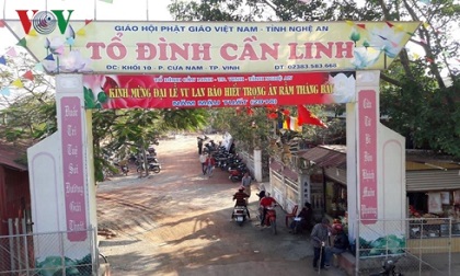 Đột nhập chùa, đập 12 hòm công đức để trộm tiền