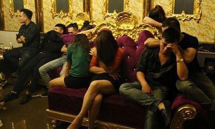 Cô giáo bị bắt quả tang 'chơi' ma túy tập thể 'là người hiền lành, giáo viên giỏi'