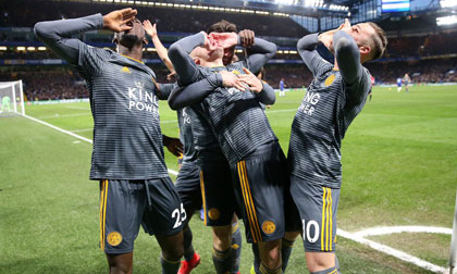 Chelsea bất ngờ ‘ngã ngựa’ trước Leicester