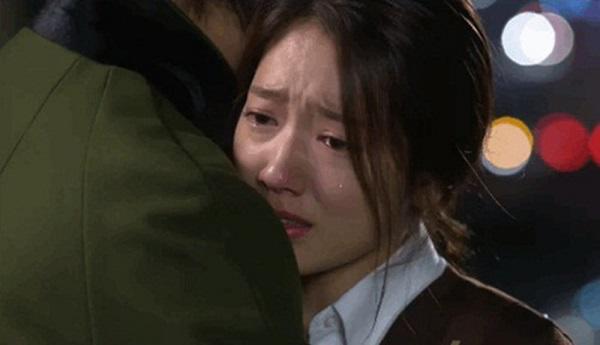 yeu nhau 11 nam, co gai dau don tien ban trai ve ben dong nghiep da mang bau may thang - 1