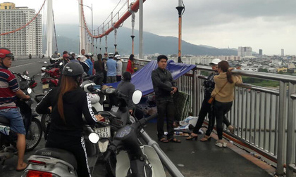 Thông báo trước cho mẹ ruột, người đàn ông đã có vợ và 3 con nhỏ nhảy cầu Thuận Phước tự tử