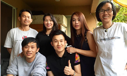 Hoài Linh tiết lộ ảnh đời tư hiếm thấy, lộ diện 5 anh chị em ruột thành đạt