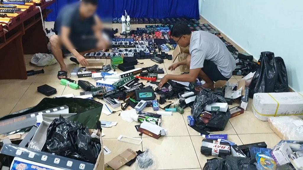 Bộ Công an đánh sập đường dây buôn bán vũ khí thô sơ cực lớn ở TP.HCM - 2