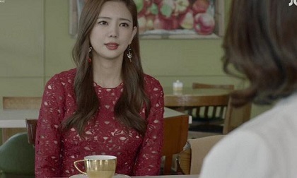 Nhận ra chồng dan díu với bạn thân nhờ 1 bức ảnh trong ngày sinh nhật bạn
