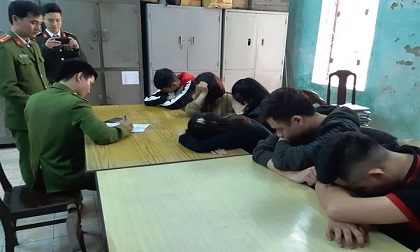 Phát hiện 13 thanh thiếu niên 'phê' ma túy trong tiệm tóc