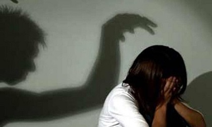 Bắt 2 'yêu râu xanh' cướp tài sản, hãm hiếp nữ sinh trong vườn điều