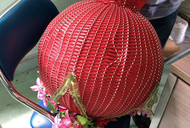 2 thanh niên giật thùng tiền 100 triệu mừng đám cưới trả nợ thua cá độ bóng đá - Ảnh 2. 2 thanh niên giật thùng tiền 100 triệu mừng đám cưới trả nợ thua cá độ bóng đá - Ảnh 2.