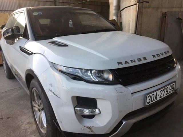 Lái xe Range Rover vượt đèn đỏ, đâm nữ sinh nguy kịch rồi bỏ chạy chỉ bị phạt vài triệu đồng? - Ảnh 1.