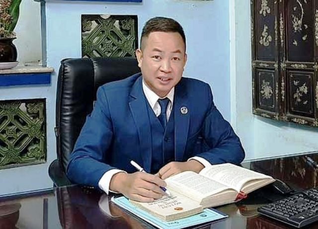 Lái xe Range Rover vượt đèn đỏ, đâm nữ sinh nguy kịch rồi bỏ chạy chỉ bị phạt vài triệu đồng? - Ảnh 2.